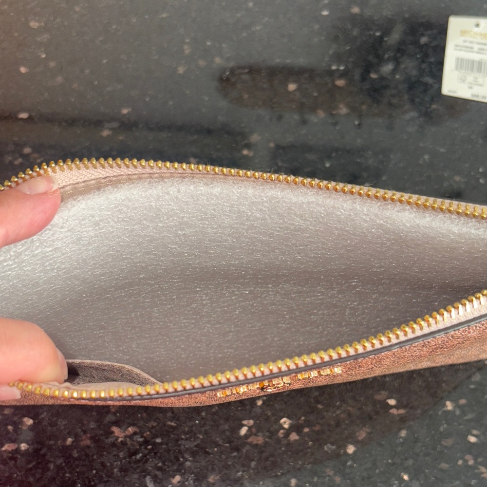 Michael Kors New Jet Set Charm Large Zip Clutch Wristlet.. $89 retail. - Picture 10 of 11